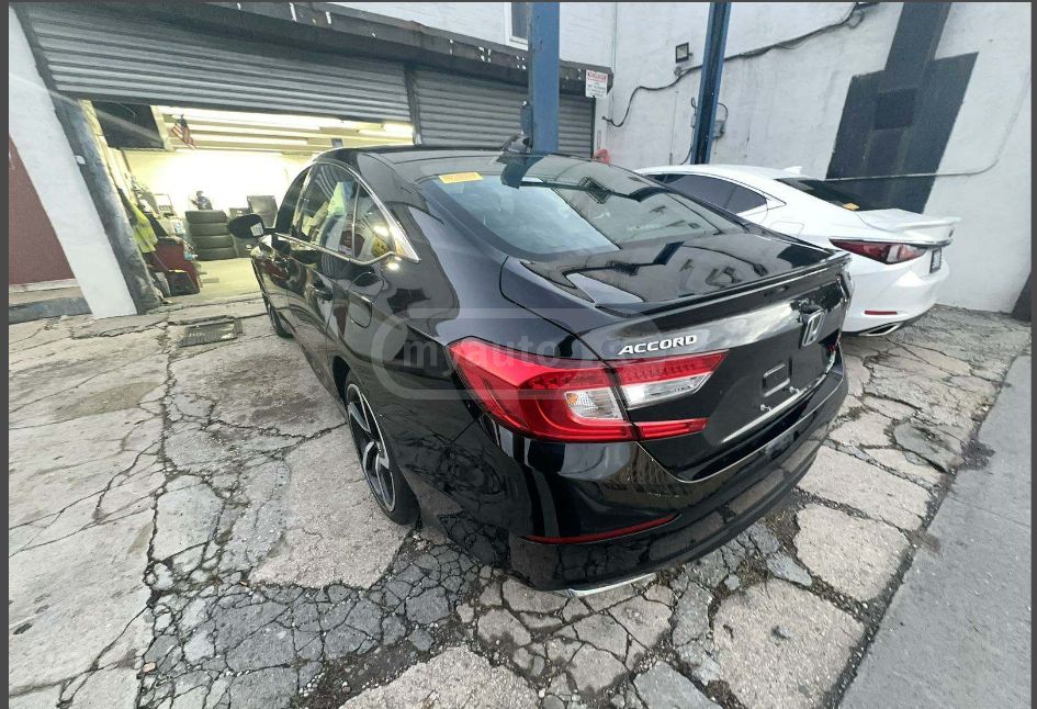 Honda Accord 2022 — photo 2