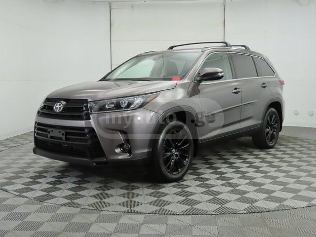 Toyota Highlander 2018 — photo 2