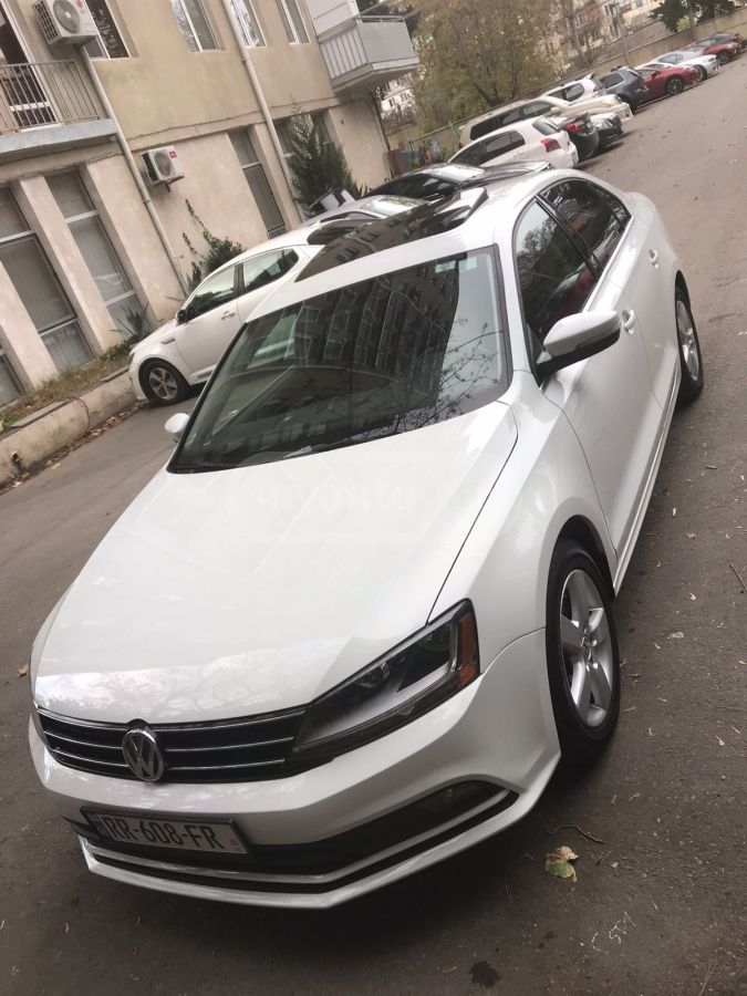 Volkswagen Jetta 2016 — photo 2