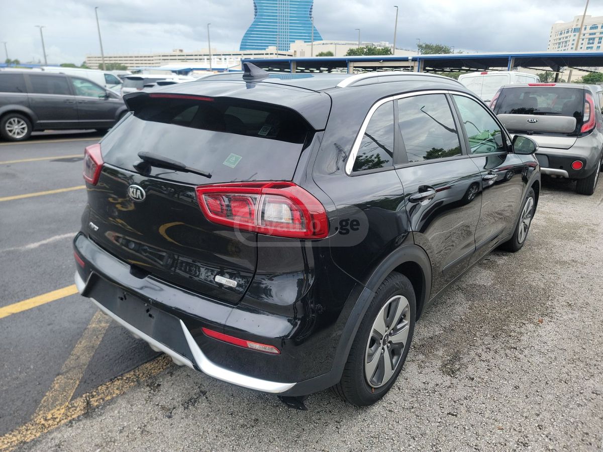 Kia Niro 2018 — photo 2