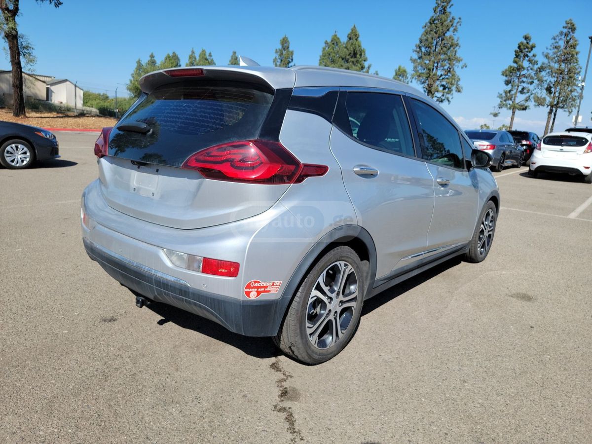 Chevrolet Bolt EV 2017 — photo 2