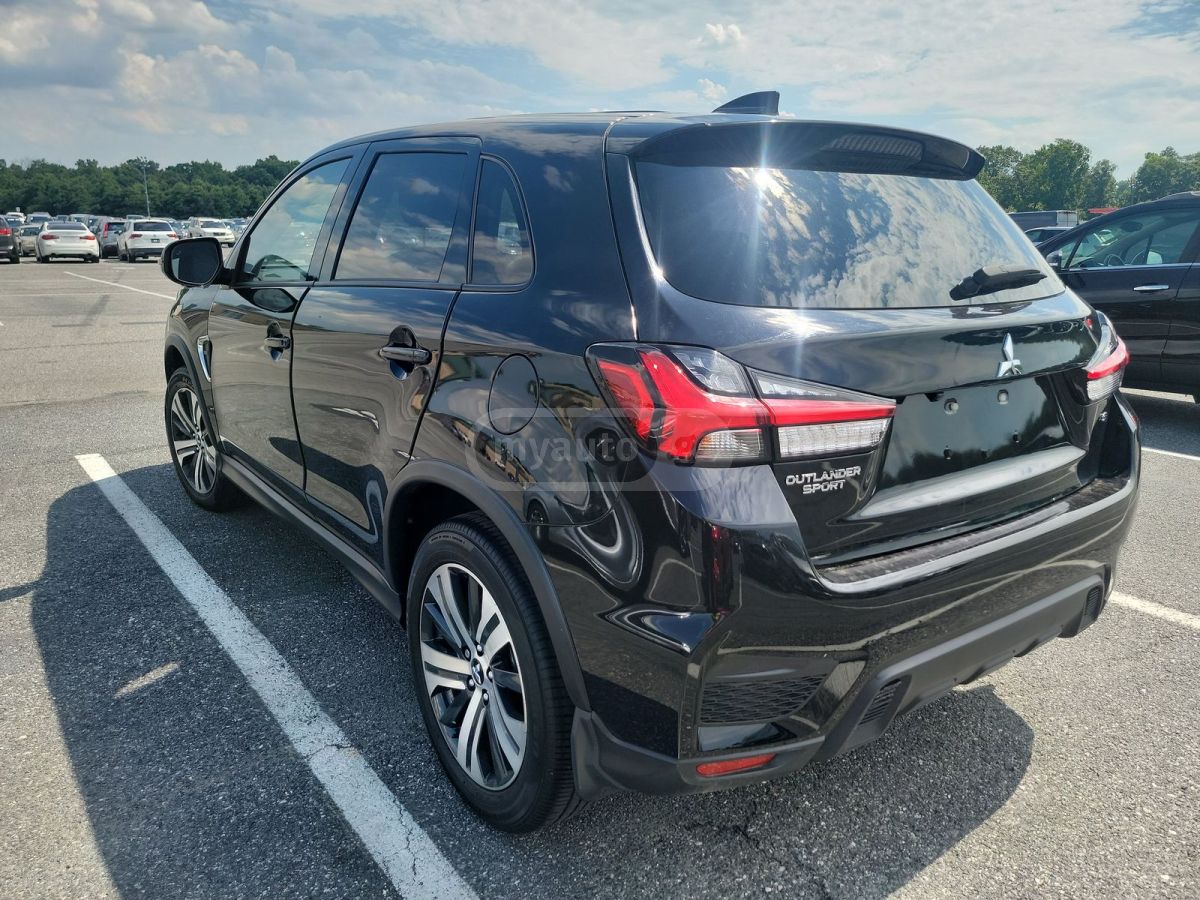 Mitsubishi Outlander Sport 2022 — photo 2