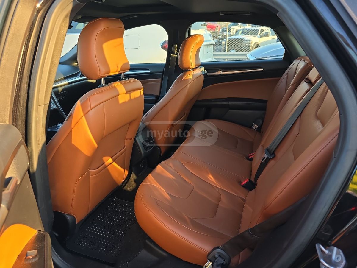 Ford Fusion 2019 — photo 2