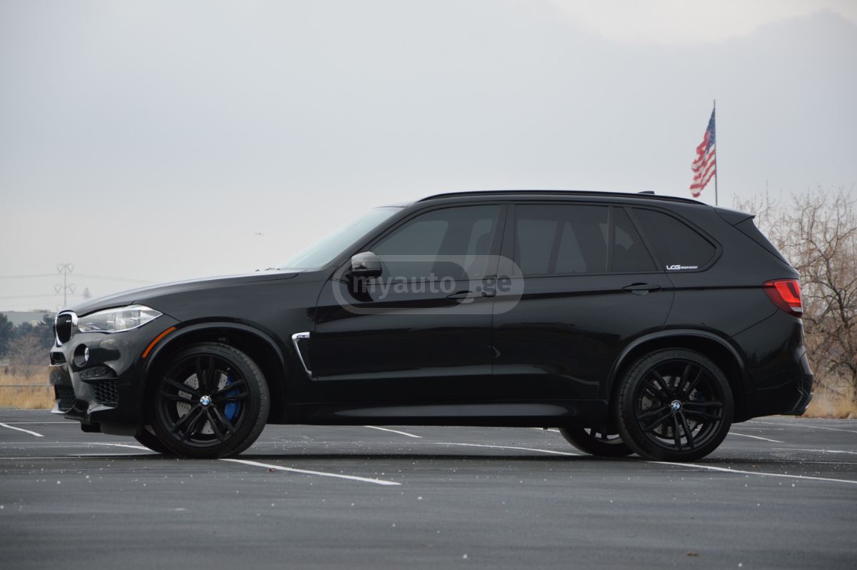 BMW X5 2018 — photo 2
