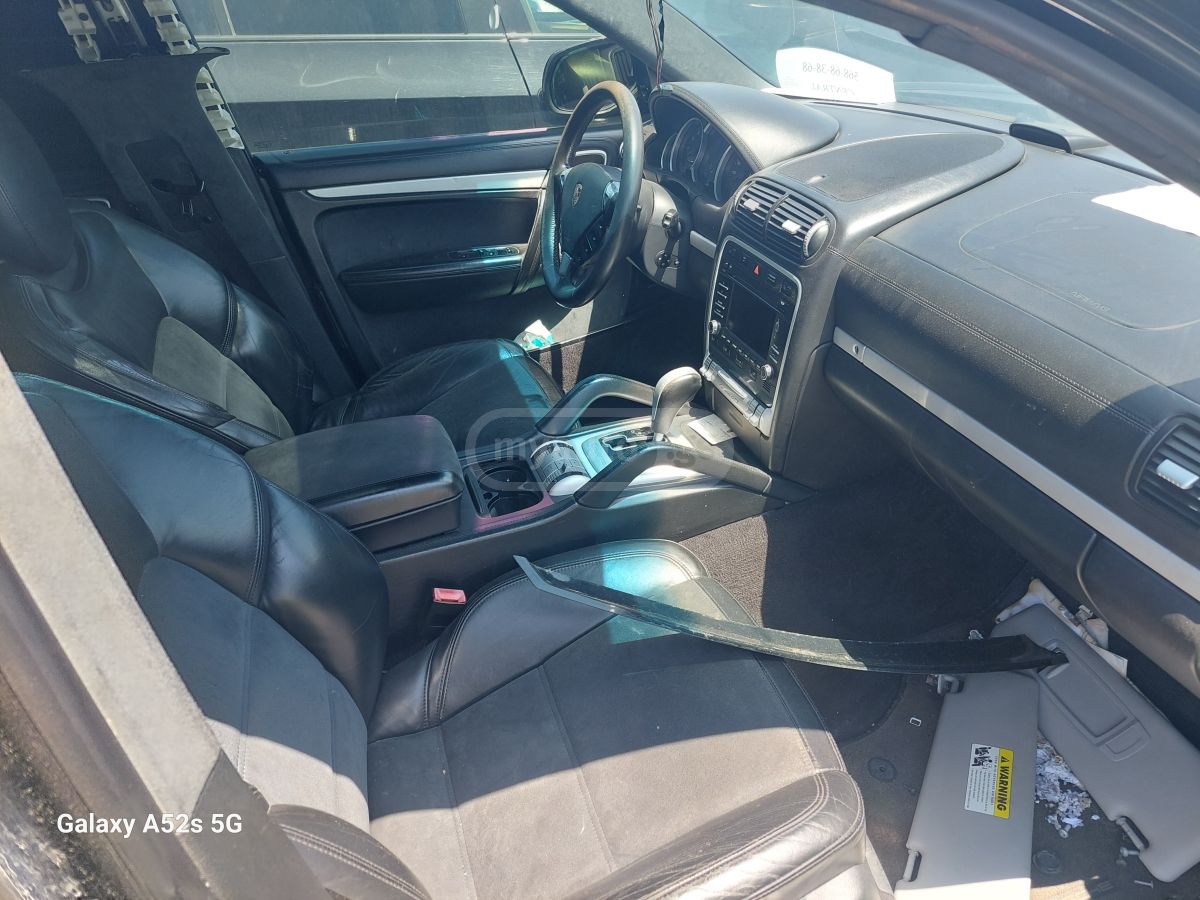 Porsche Cayenne 2008 — photo 2