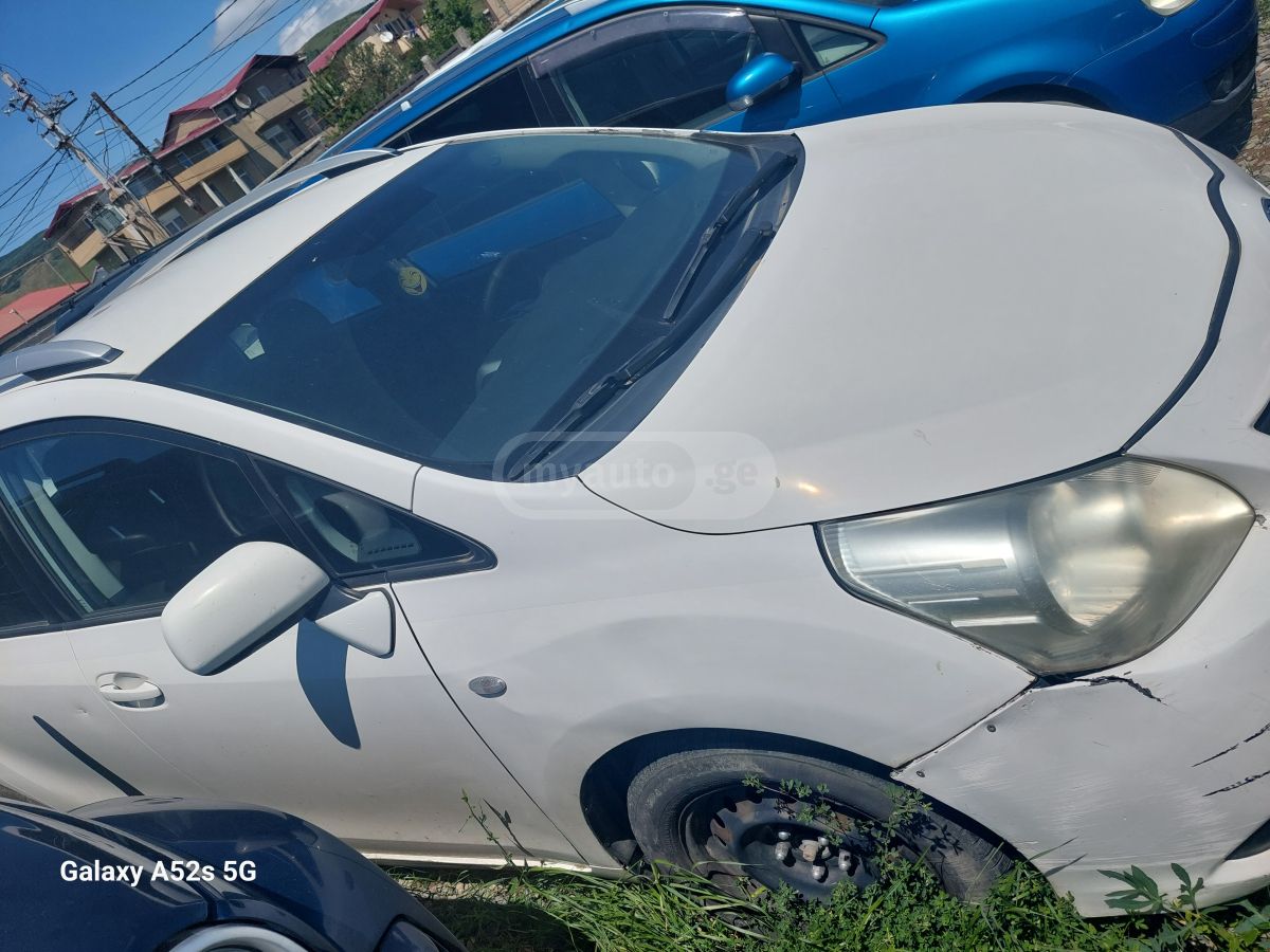 Toyota Verso 2011 — photo 2