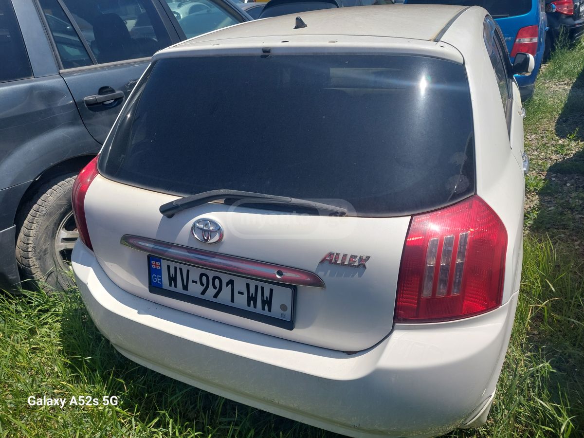 Toyota Allex 2003 — photo 2