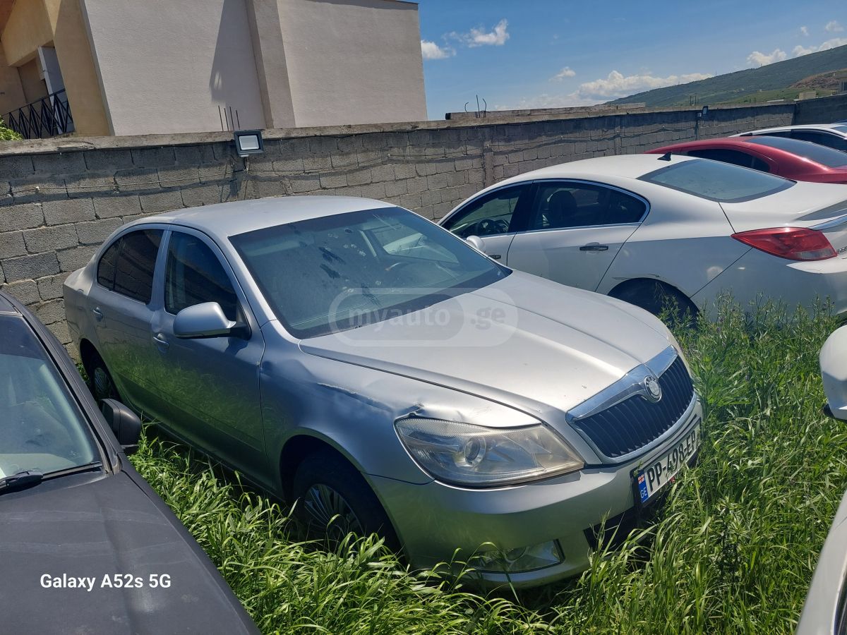 Skoda Octavia 2011 — photo 2