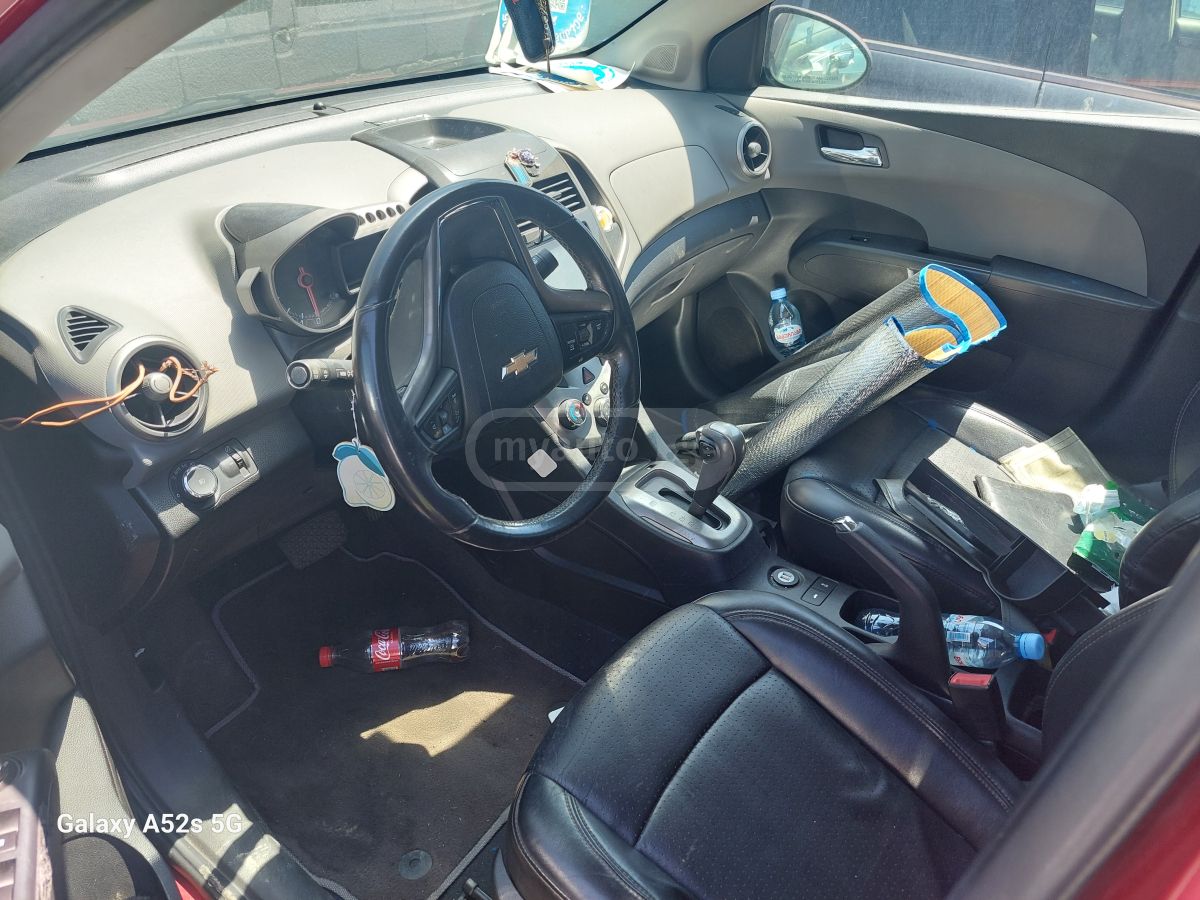 Chevrolet Sonic 2014 — photo 2