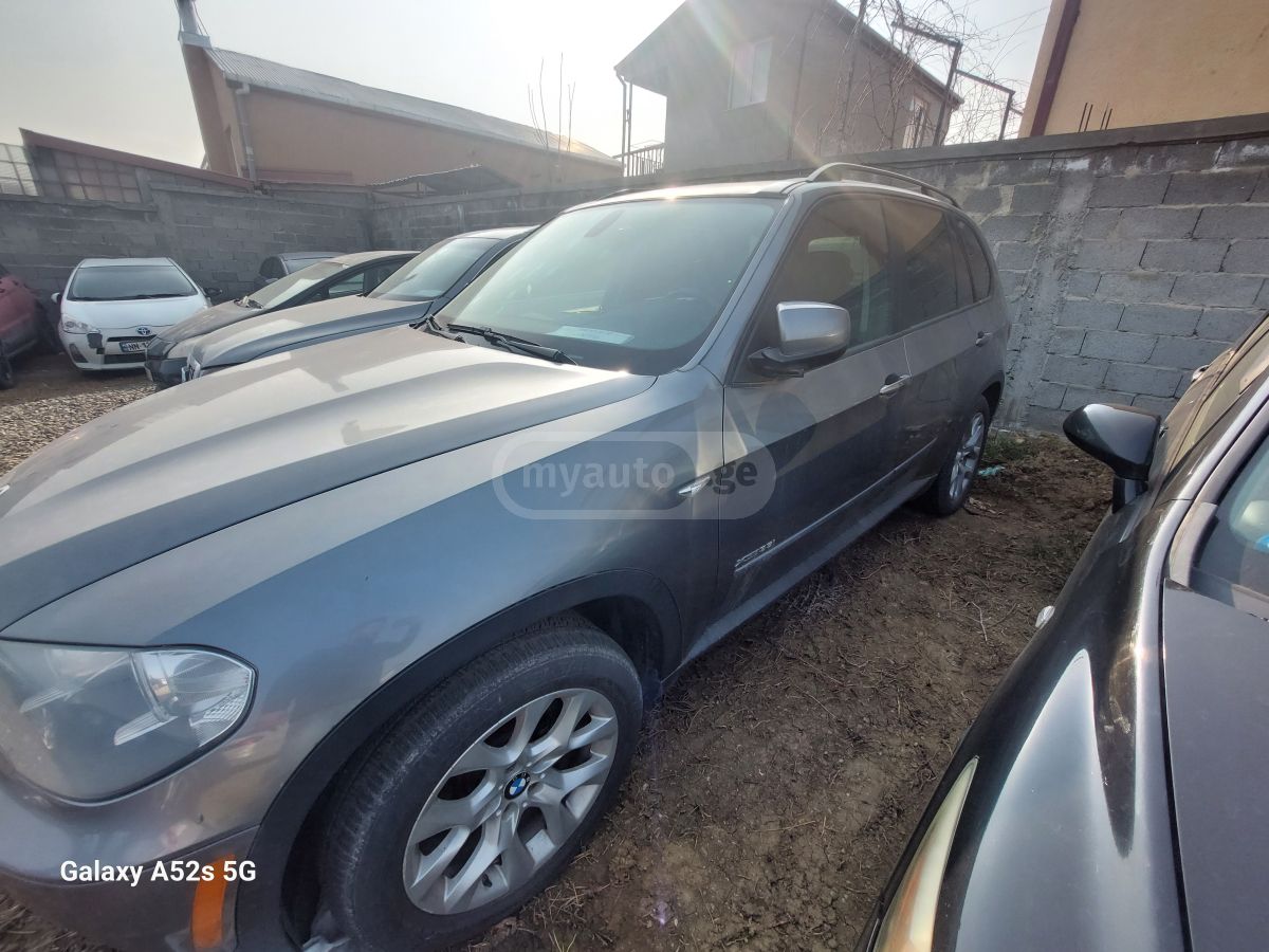 BMW X5 2012 — photo 2