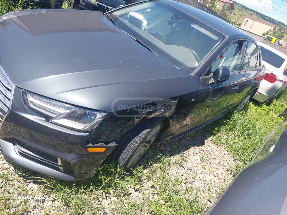 Audi A4 2017 — photo 2