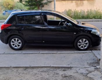 Nissan Tiida 2009 — photo 2