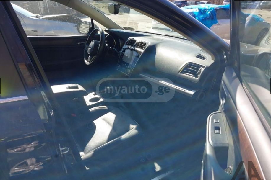 Subaru Outback 2018 — photo 2
