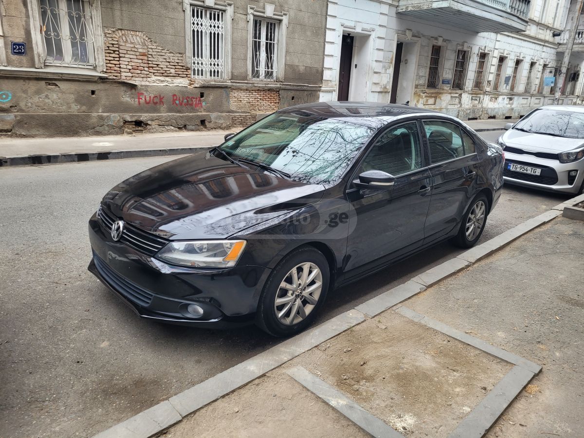 Volkswagen Jetta 2014 — photo 2
