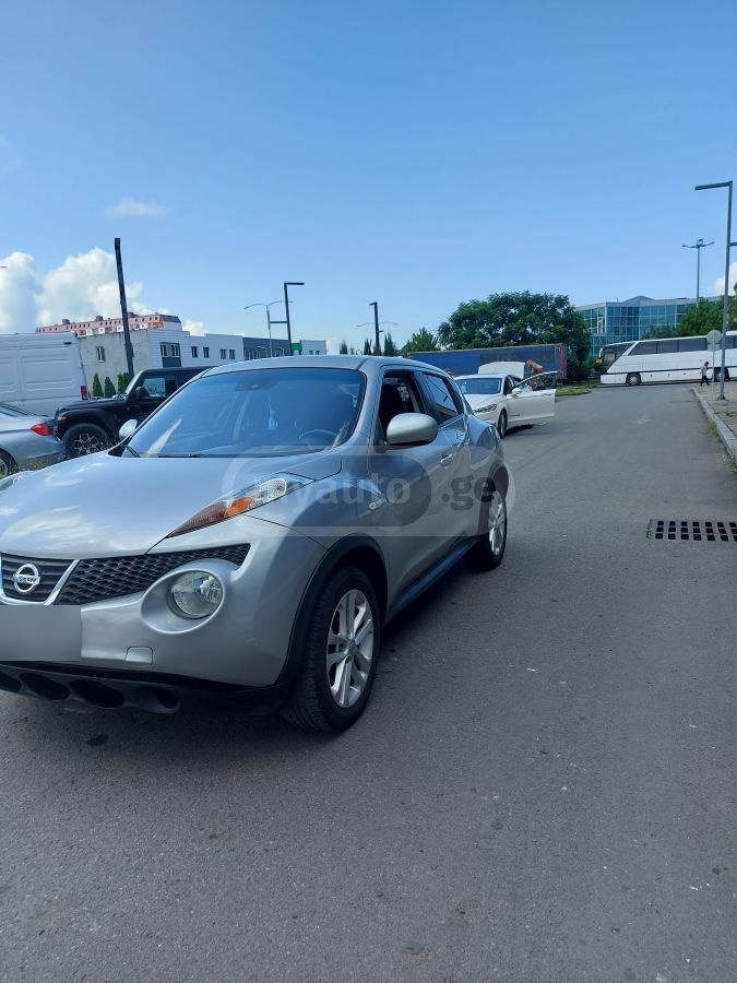 Nissan Juke 2010 — photo 2