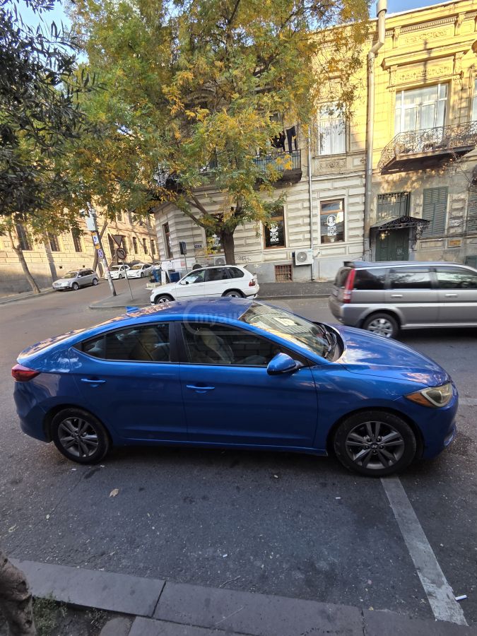 Hyundai Elantra 2018 — photo 2