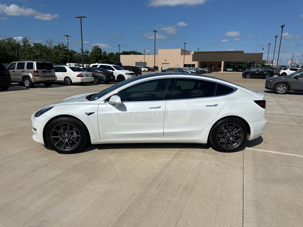 Tesla Model 3 2019 — photo 2