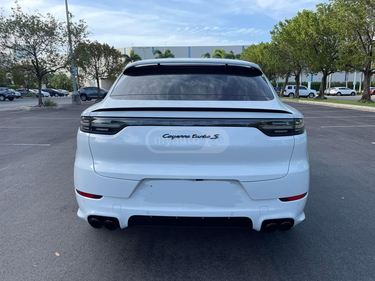 Porsche Cayenne 2021 — photo 2