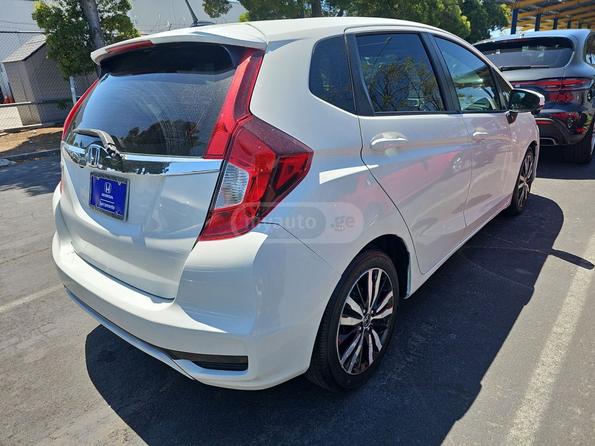 Honda Fit 2018 — photo 2