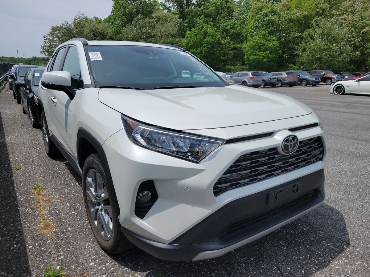 Toyota RAV 4 2020 — photo 2