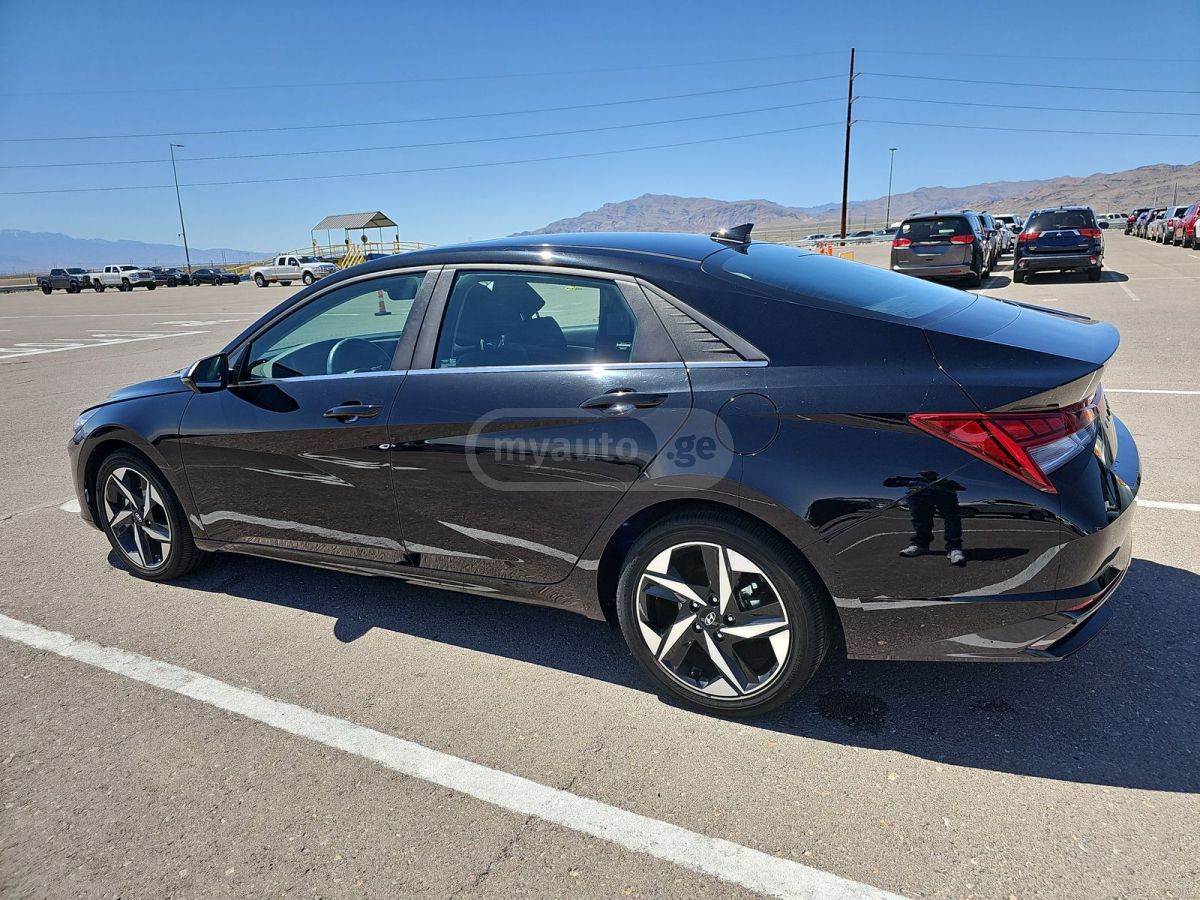 Hyundai Elantra 2023 — photo 2