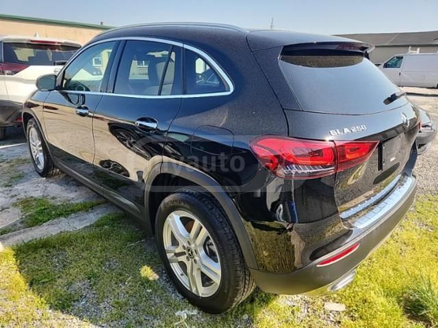 Mercedes-Benz GLA 250 2022 — photo 2