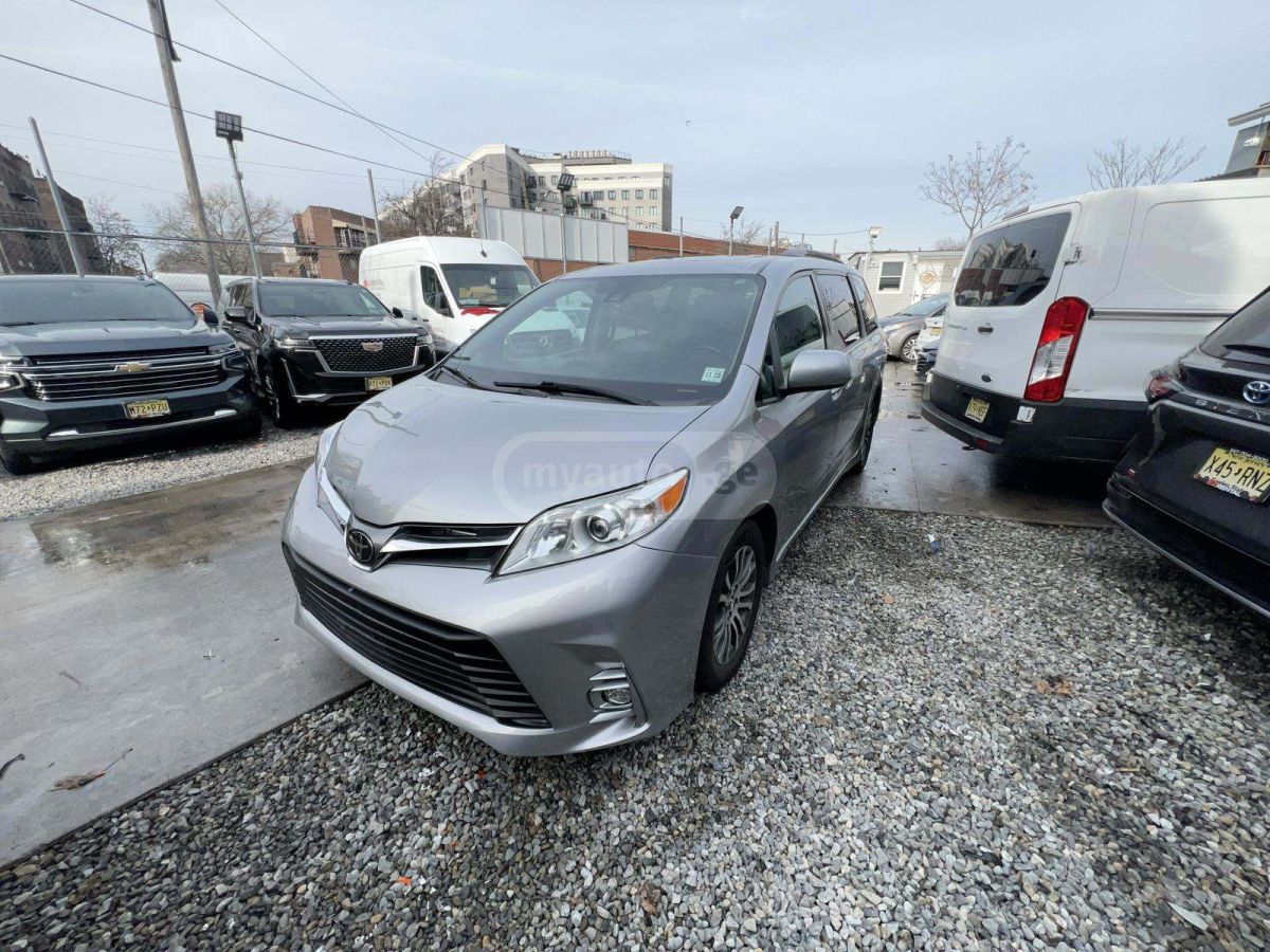 Toyota Sienna