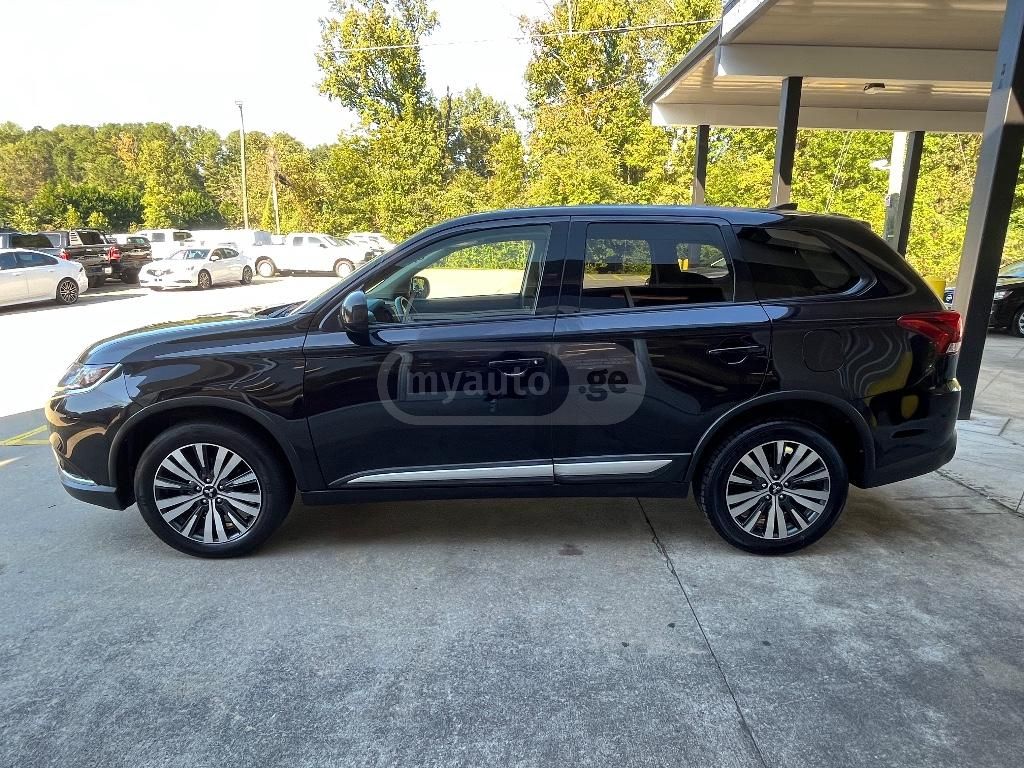Mitsubishi Outlander 2019 — photo 2