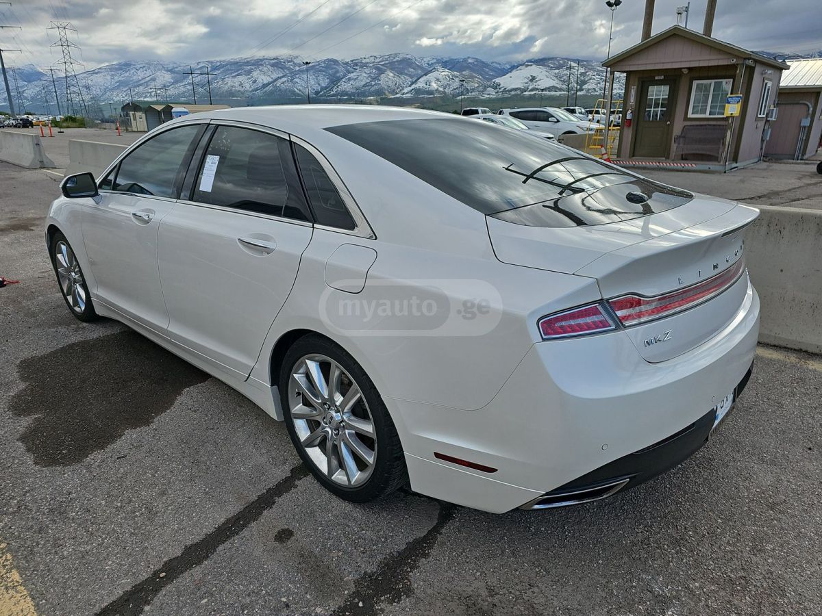 Lincoln MKZ 2015 — photo 2