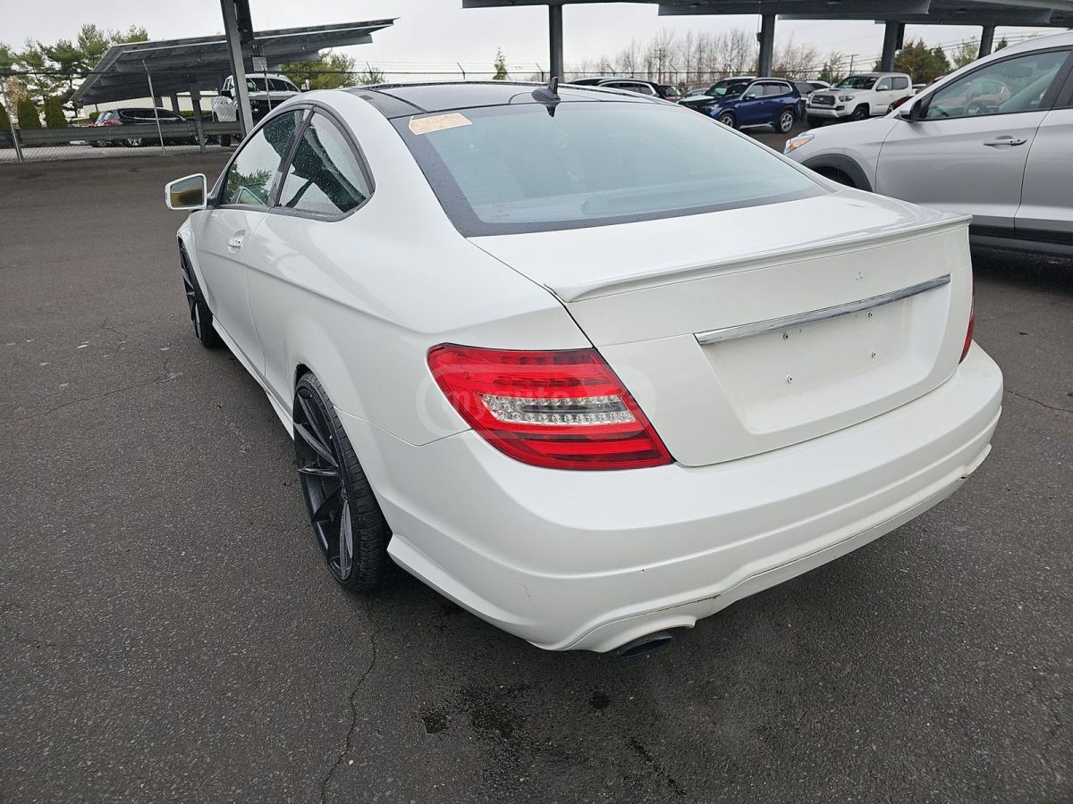 Mercedes-Benz C 250 2014 — photo 2