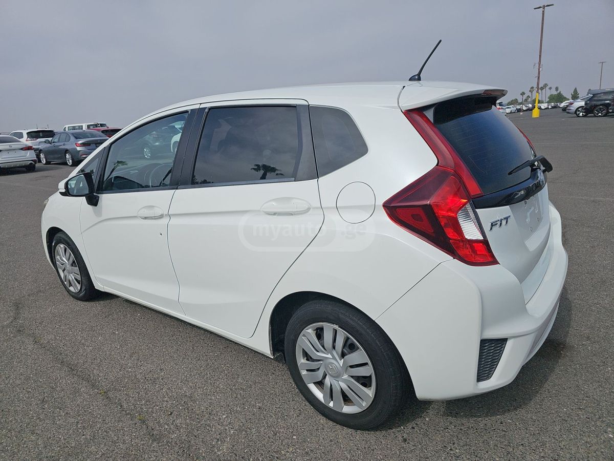 Honda Fit 2016 — photo 2