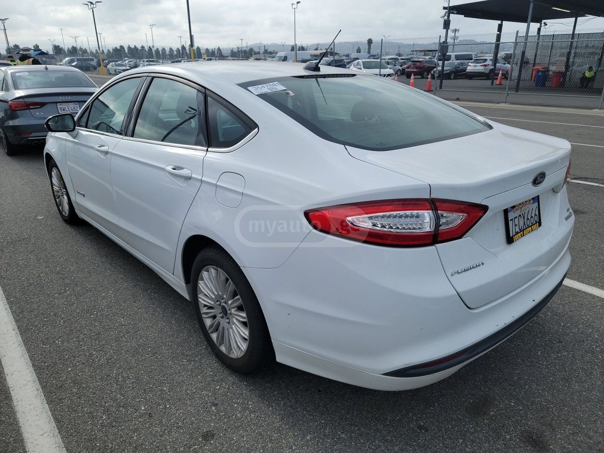 Ford Fusion 2015 — photo 2