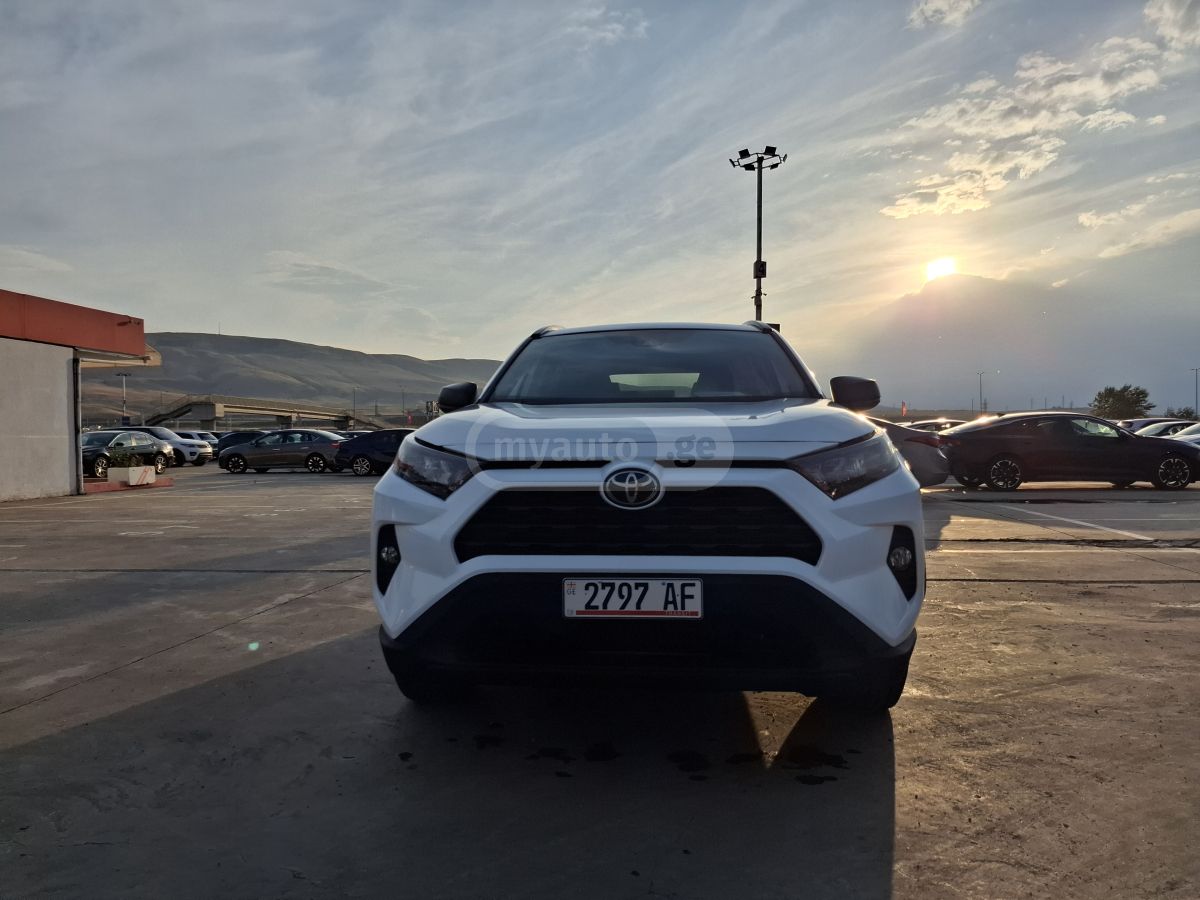 Toyota RAV4 2021 — photo 2