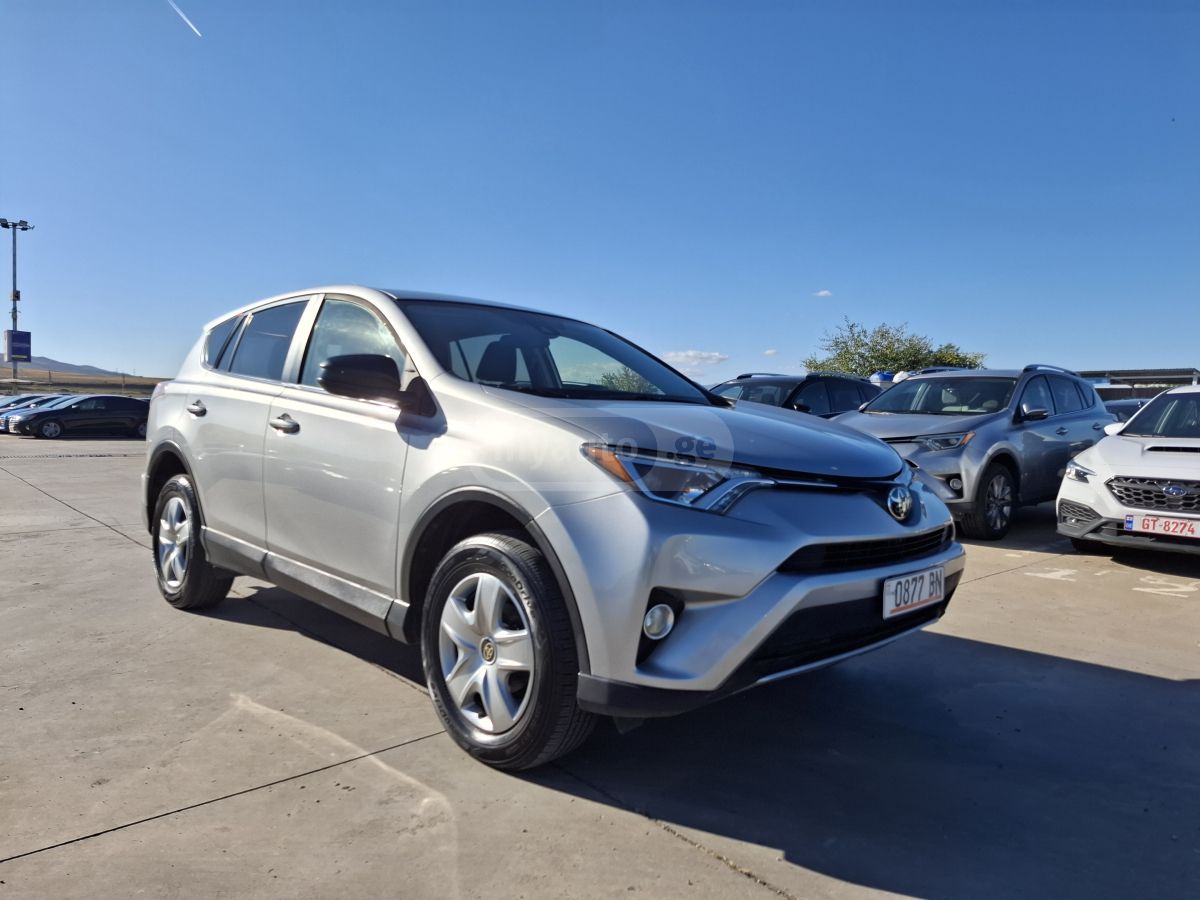 Toyota RAV4 2018 — photo 2