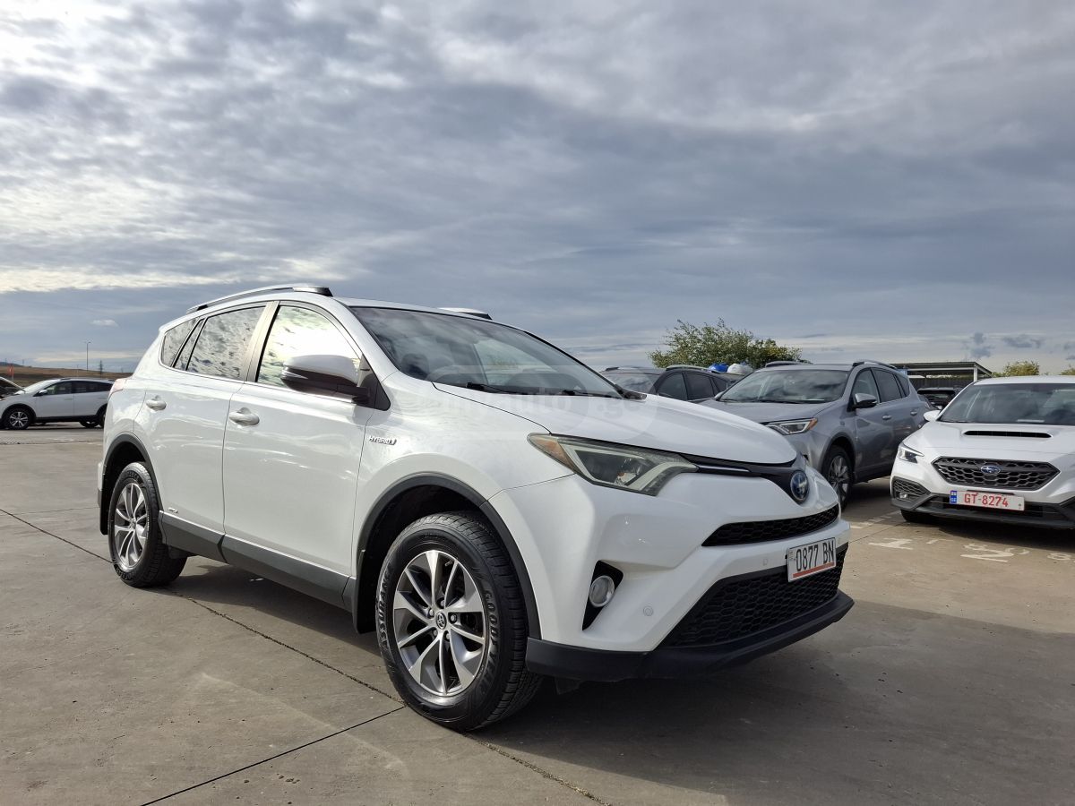 Toyota RAV4 2017 — photo 2