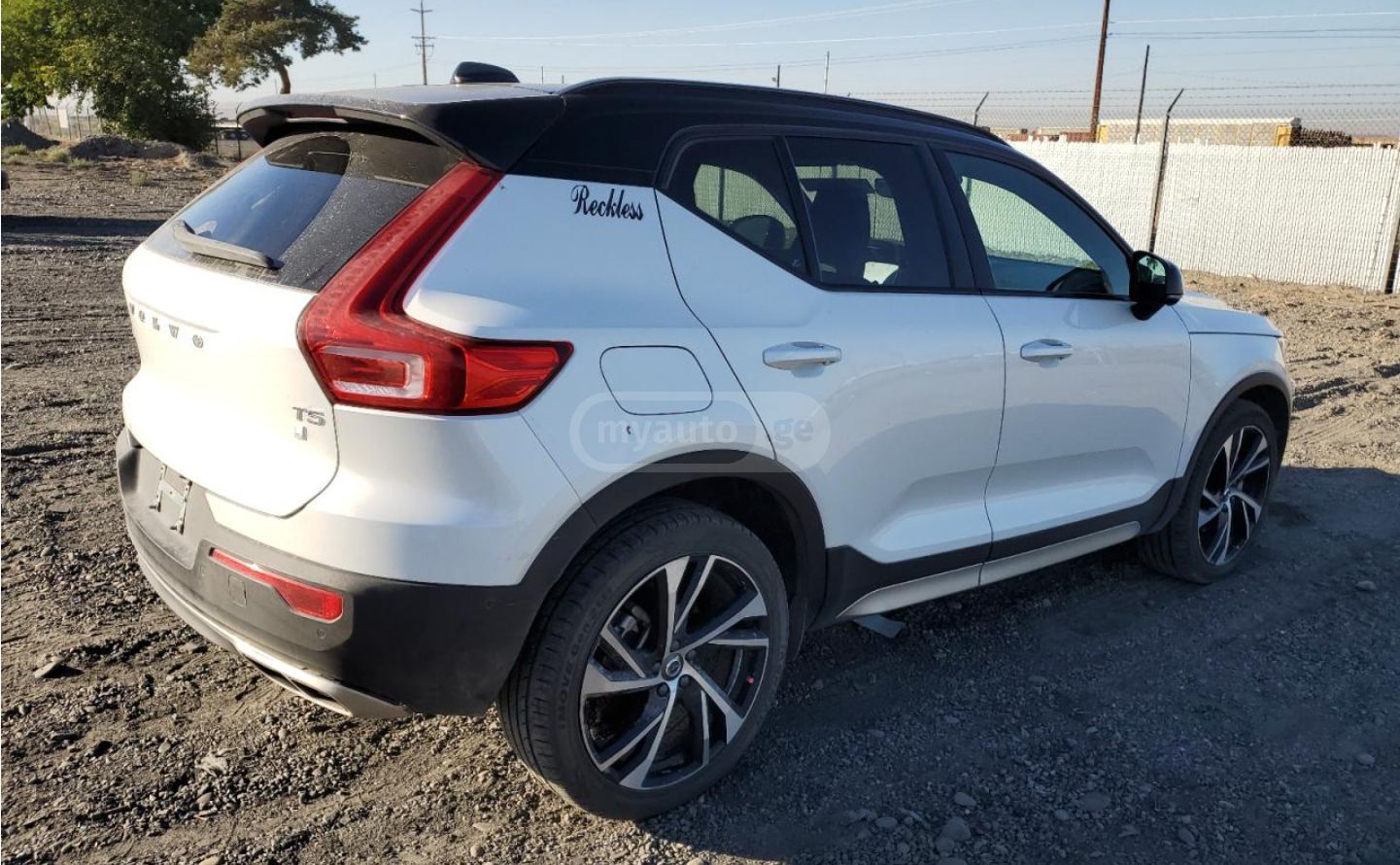 Volvo XC40 2020 — photo 2