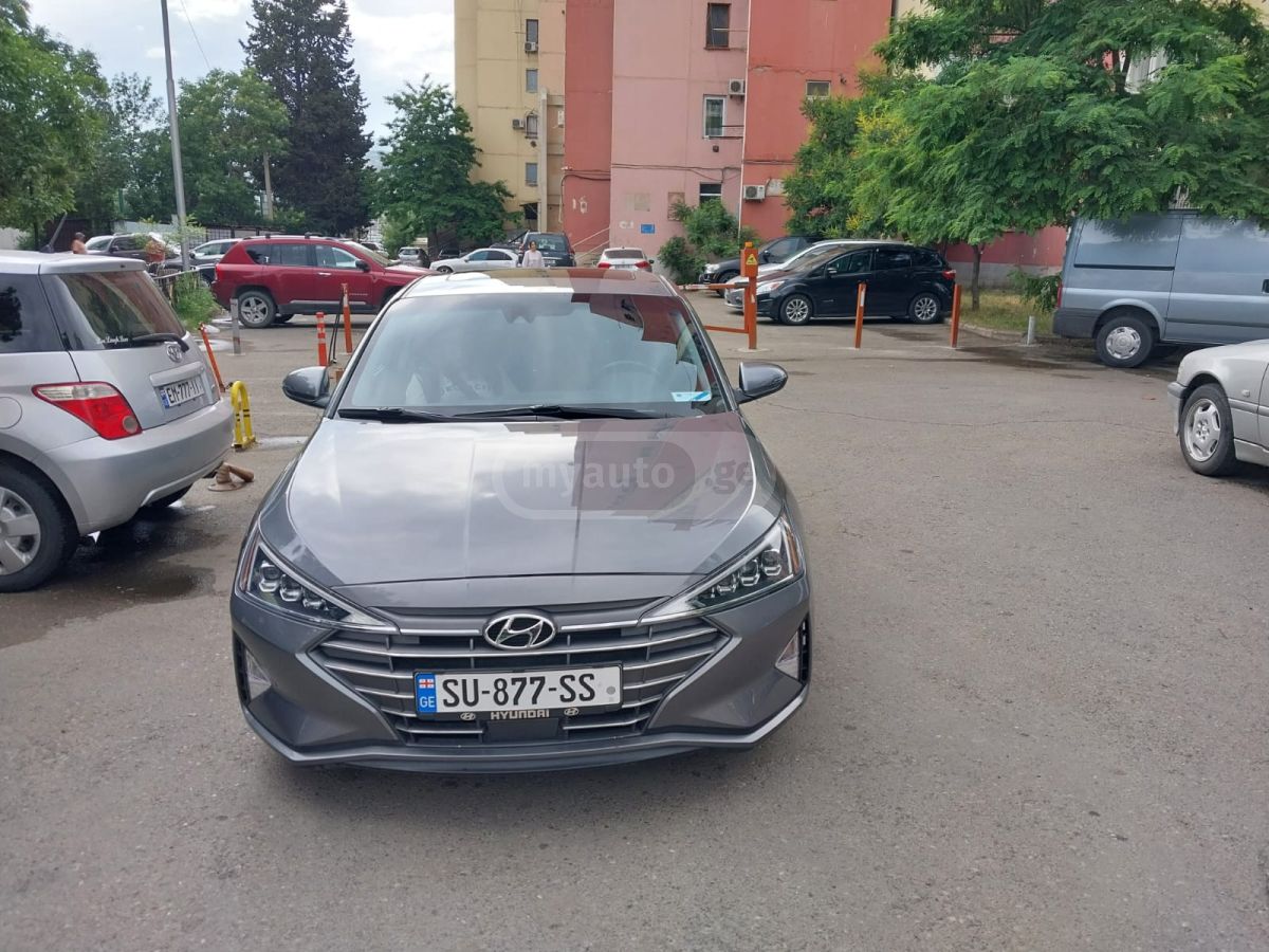 Hyundai Elantra 2020 — photo 2