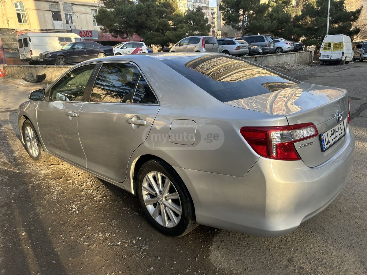 Toyota Camry 2013 — photo 2
