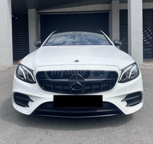 Mercedes-Benz E 300 2018 — photo 2