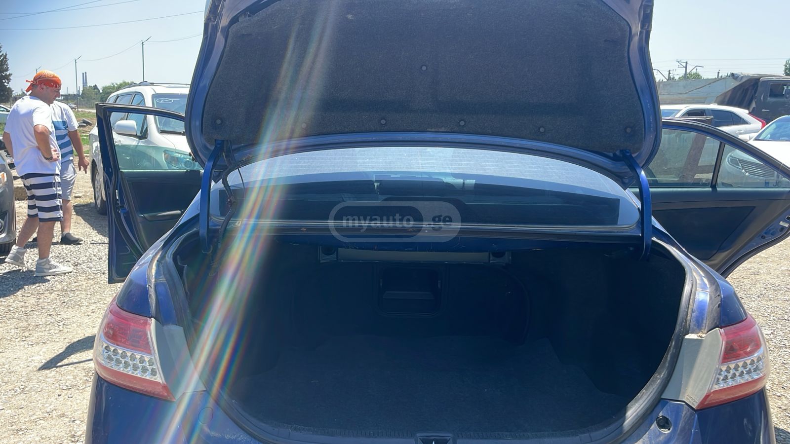 Toyota Camry 2010 — photo 2