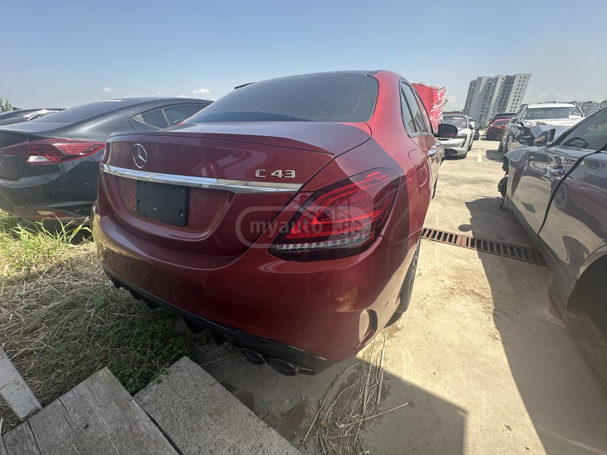 Mercedes-Benz C 43 AMG 2018 — photo 2