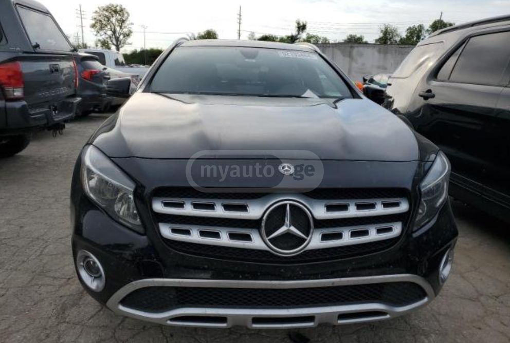 Mercedes-Benz GLA 250