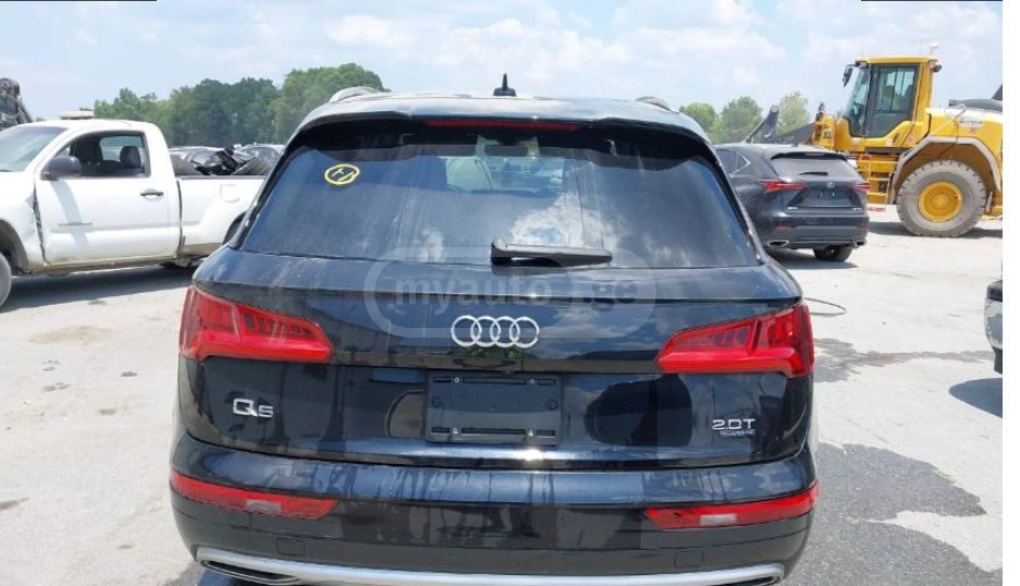 Audi Q5 2019 — photo 2