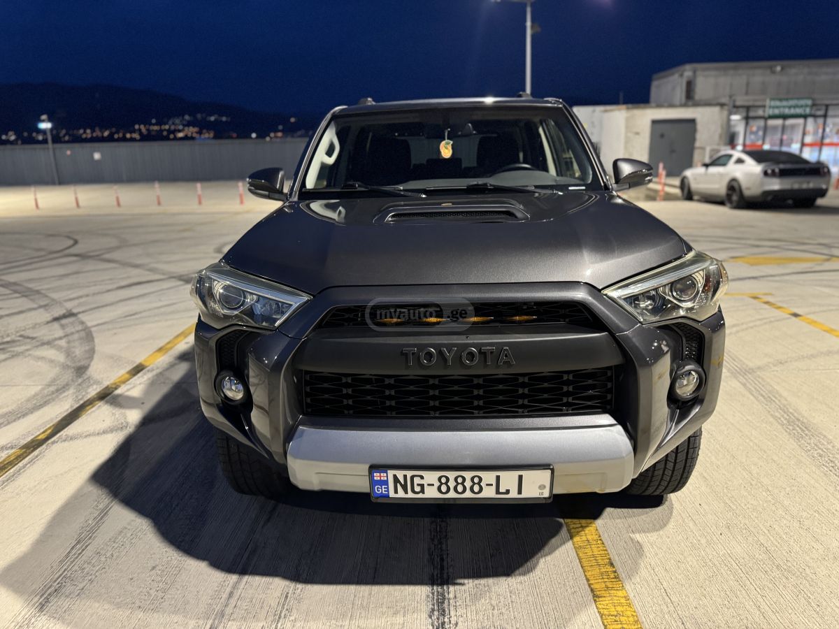 Toyota 4Runner 2020 — photo 2