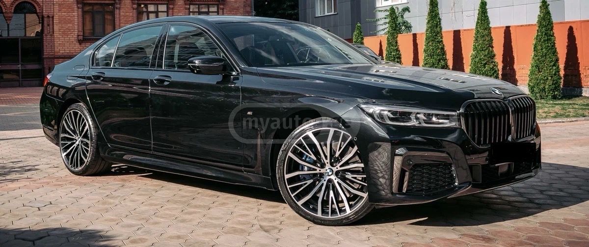 BMW 740 2021 — photo 2
