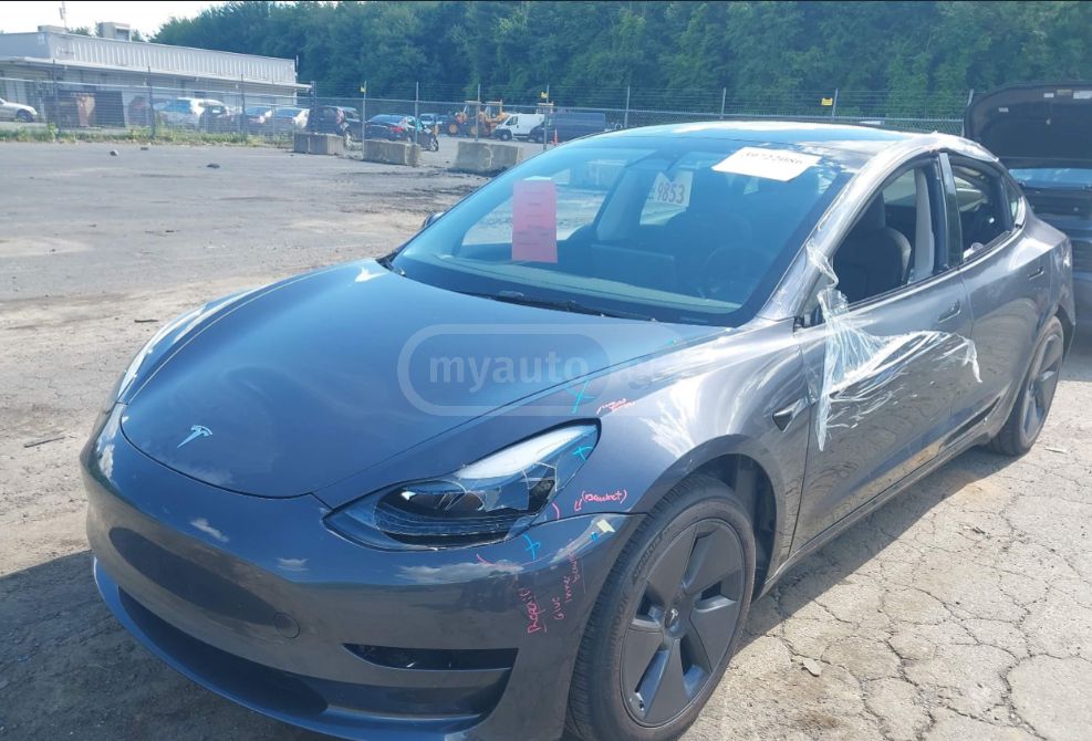 Tesla Model 3 2021 — photo 2