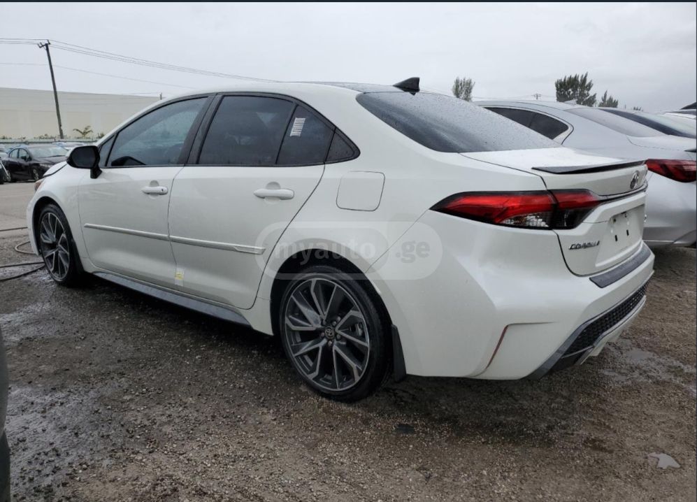 Toyota Corolla 2021 — photo 2