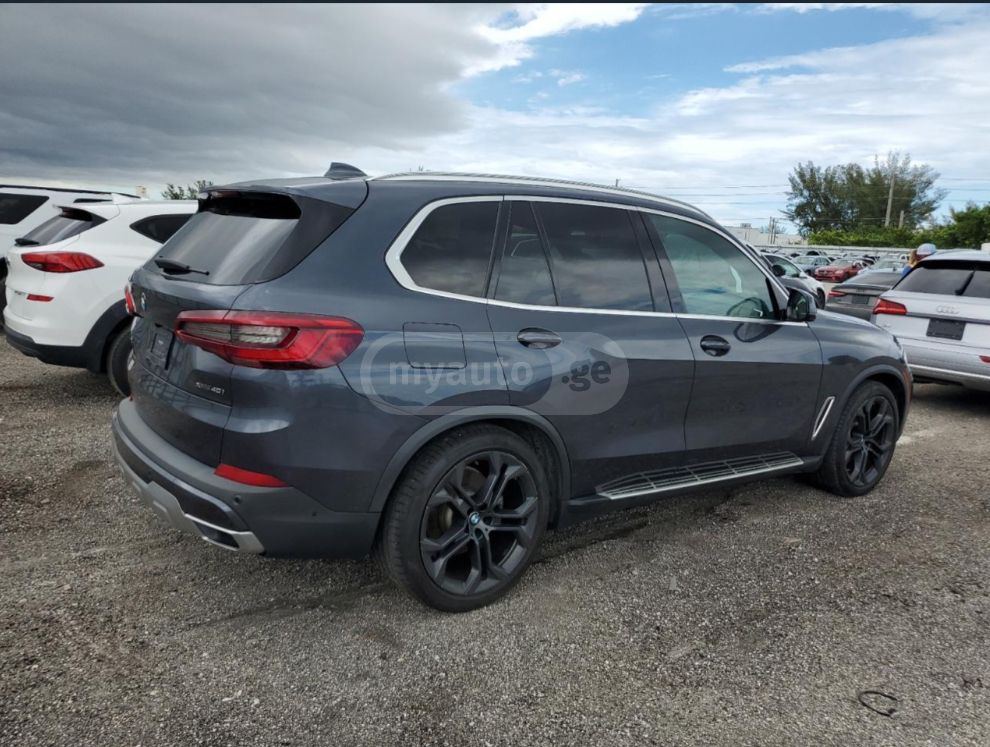 BMW X5 2019 — photo 2