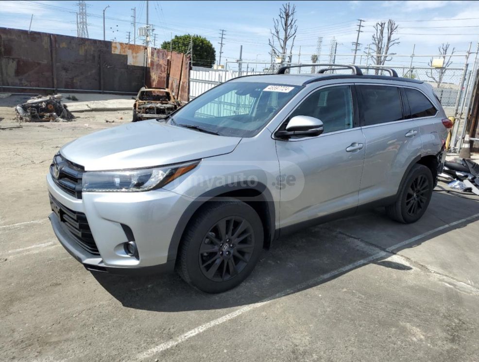 Toyota Highlander 2019 — photo 2