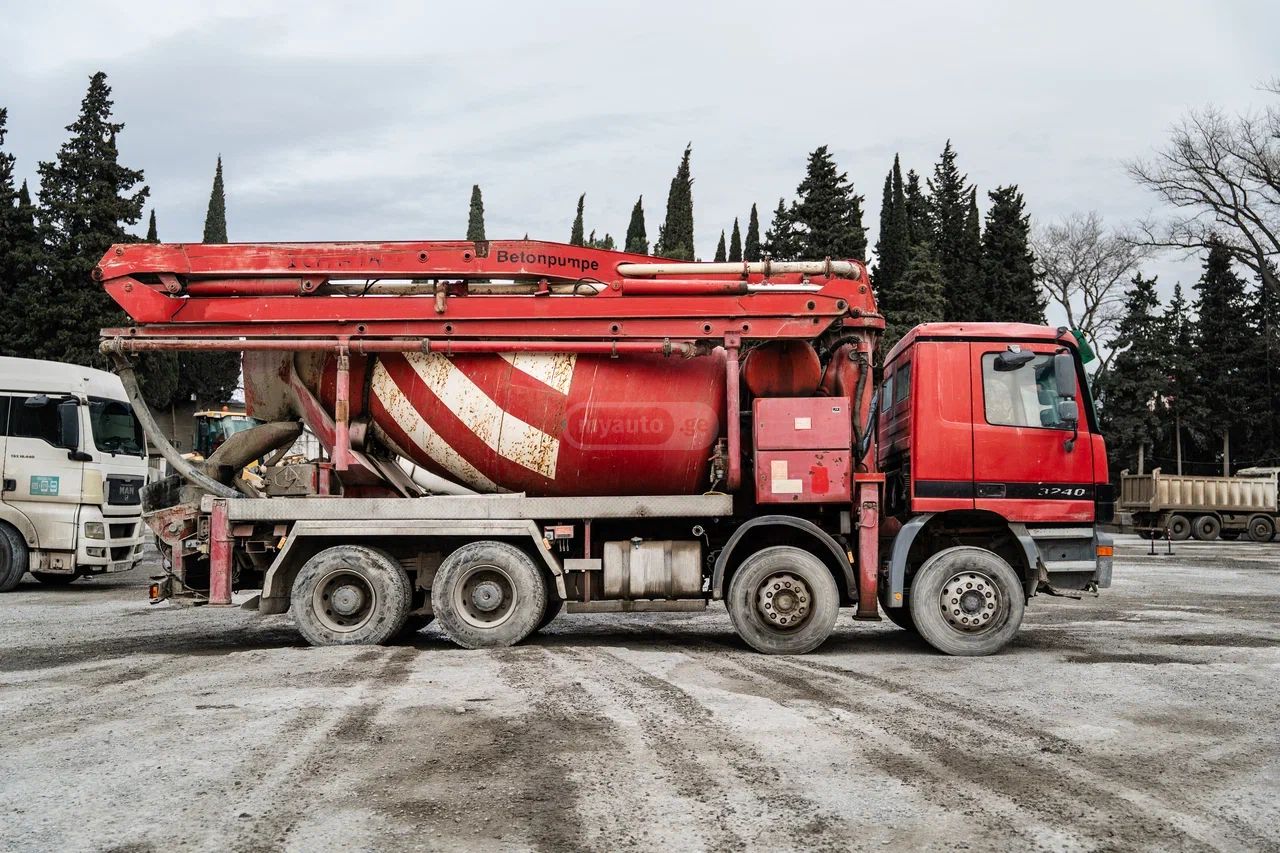 Mercedes-Benz Actros 2002 — photo 2